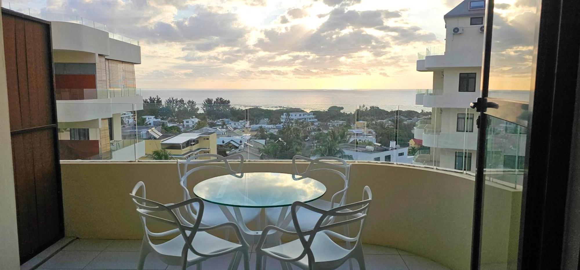 Ferienwohnung Zen Retreat With Stunning Sea Views And Sunsets Flic-en-Flacq Exterior foto